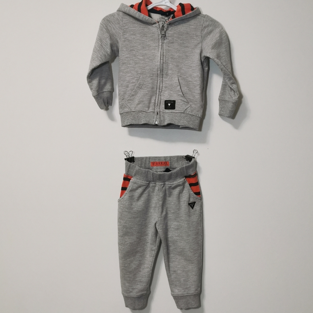 🌜5 for 25🌛 Guess sweat suit with tiger stripes